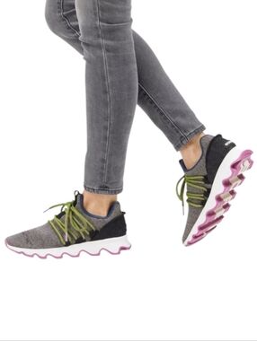 Sorel Kinetic Lace Athletic Tennis Shoe Impact Sneaker Quary Gray White Women 10